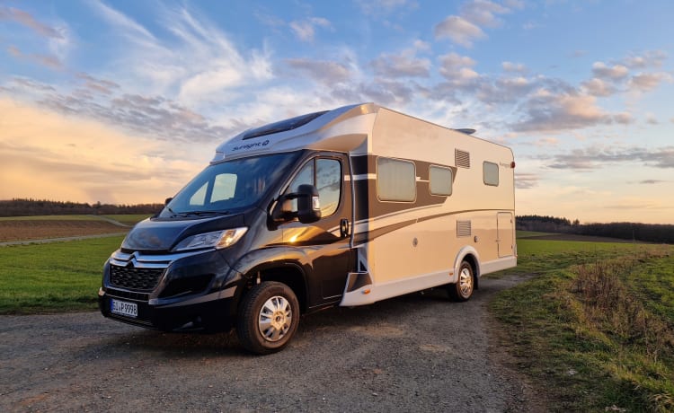 MobileFamilyT67 – Teilintegrierter Familiencamper