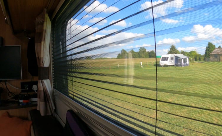 Mavis – 2 berth Bailey Approach Autograph 625 Motorhome