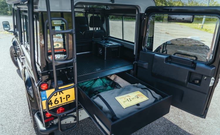 Dora – 5p Land Rover rooftop from 2000