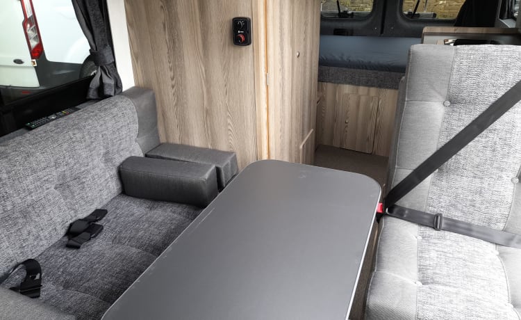 MT22 – Camper / MotoRhome con 4 posti letto - completamente attrezzato per la tua prossima avventura