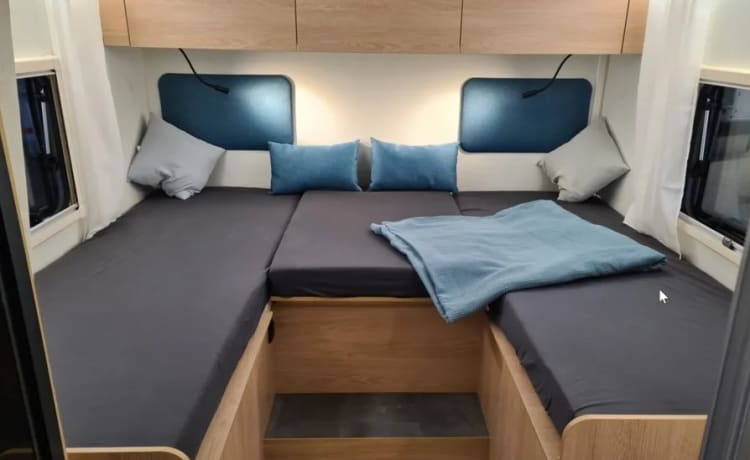 Joa 75T – Moderne gezinsstacaravan voor 5 personen onder de 3,5 ton