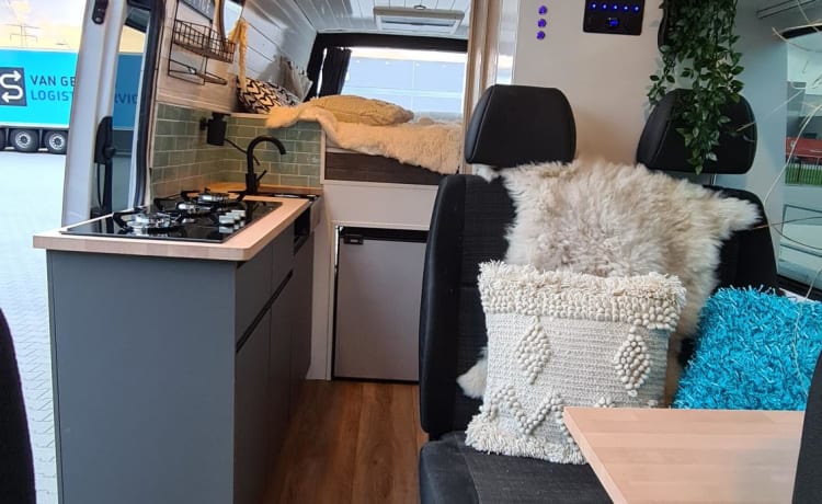 Sprinter XXL a wonderful compact camper with lots of space!