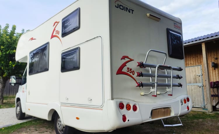 Camper familiare con 6 posti letto