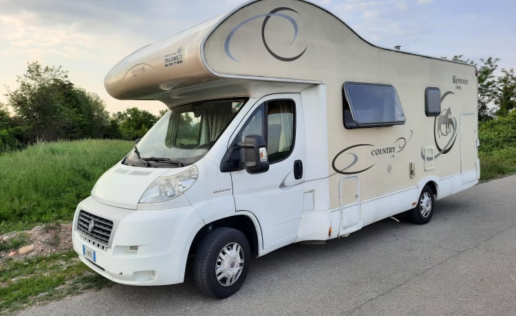 Ilcamper – un grand camping-car pour une aventure en famille