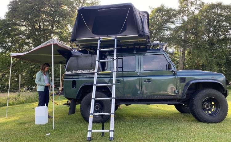 Adventure Defender – Land Rover Defender 110 met 2 slaapplaatsen