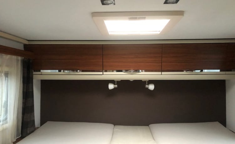 Fully furnished 4 pers camper Adria 2, length beds and pull-down bed