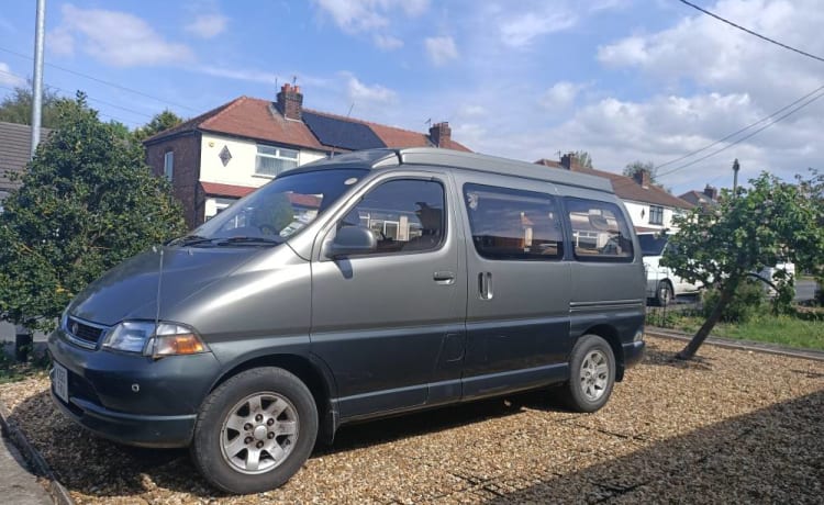 Dallas – 5 berth Toyota campervan from 1995