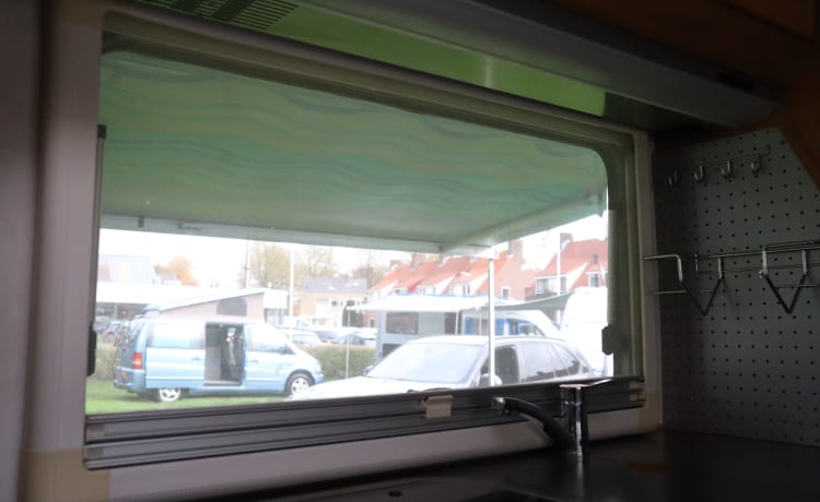 Hymer fiat 230  – 6 pers Hymer integrated uit 2000