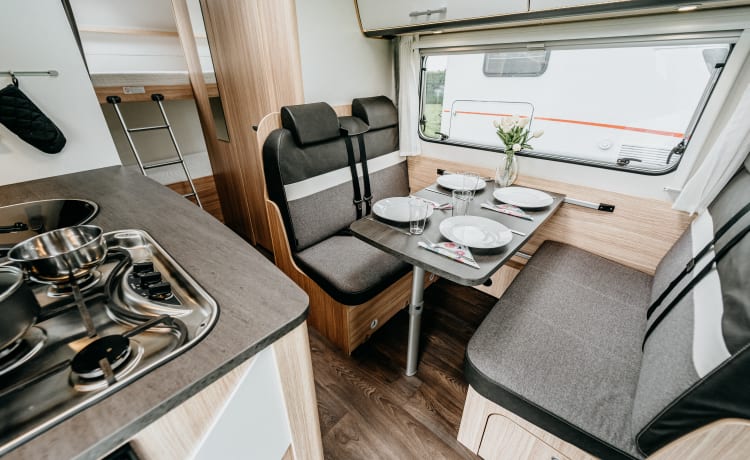 H2 – FIAT SUNLIGHT A68 -  Sleeps 6, Perfect for the whole family