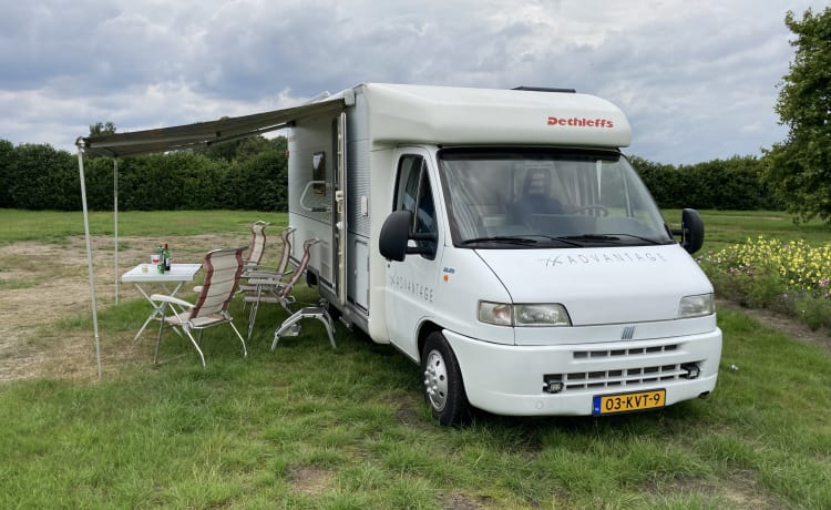 Confortevole camper Dethleffs 4p - 2001