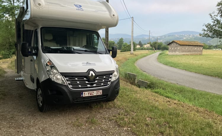 Camping-car familial spacieux