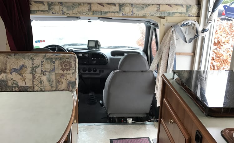 Bobbie  – 6 posti Ford Rimor camper