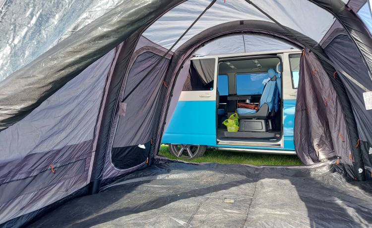 VW Caravelle 7 Seater Auto - With Awning, Bedroom, Airbeds, and Cooker. 