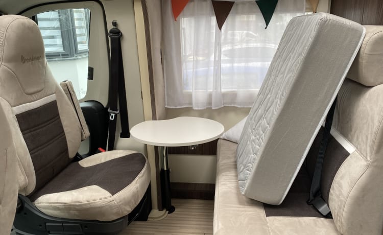 The campervan adventure  – Benimar Mileo 283 Automatique 2 couchettes 2020 avec navigation par satellite