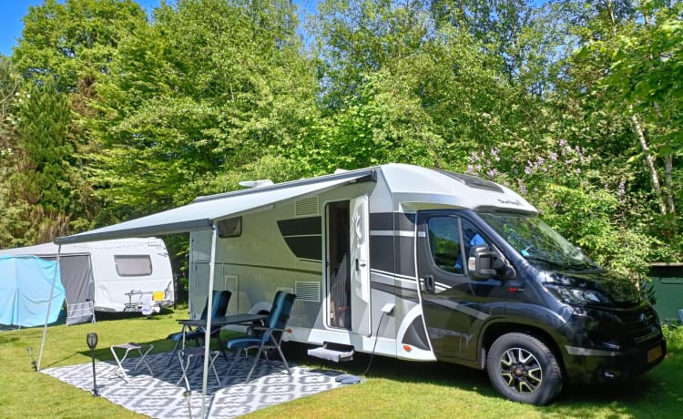 Sunlight T68 – Half integraal camper - automatische versnelling - kingsize bed of 2 enkele