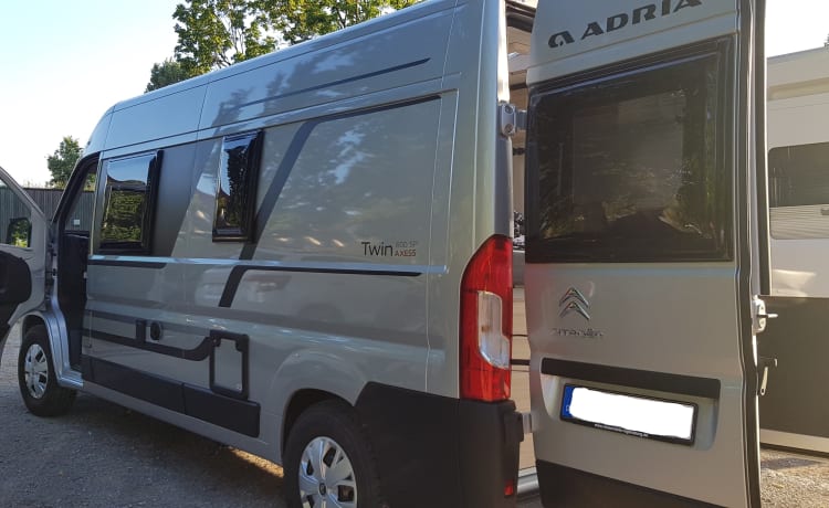 Onkel Jusi – ADRIA TWIN 600