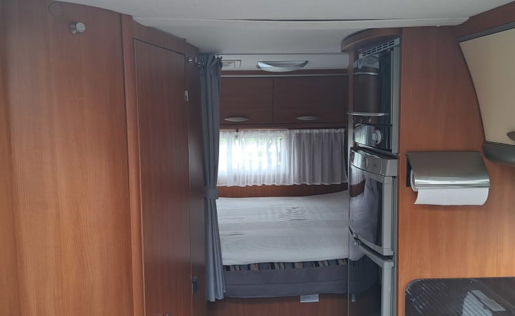 Heerlijke ruime camper voorzien van veel luxe/ comfort.