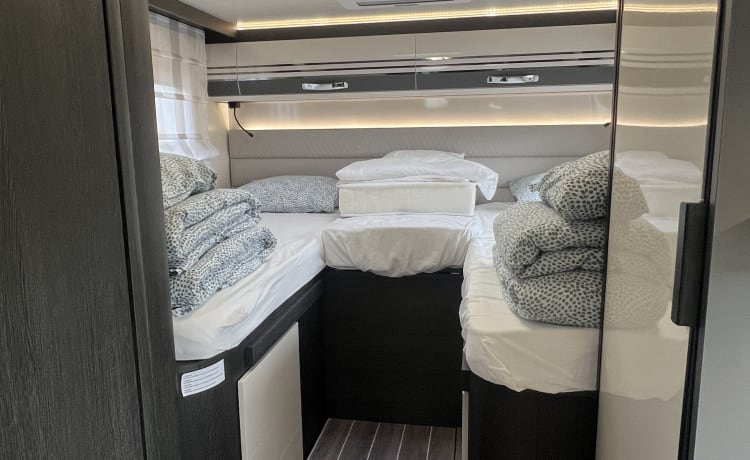 Loft On Wheels 2.0 – Brandneuer automatischer Camper für 5 Personen