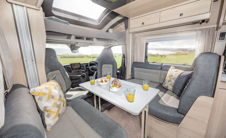 Bruce – Autotrail Tribute F70. 2021 Luxus 4 Wohnmobil. Bekannt als Bruce.