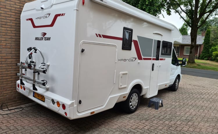 Camper Bolletje – Luxe 4p Roller Team semi-intégré à partir de 2020