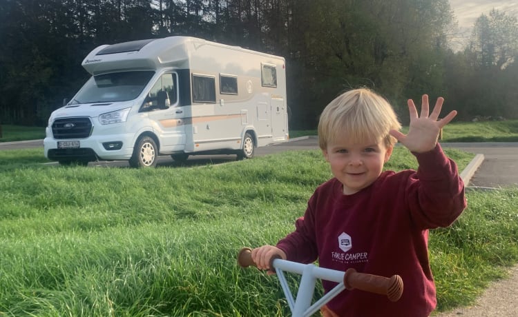 Familie Camper – Voll ausgestatteter Benimar Cocoon 463