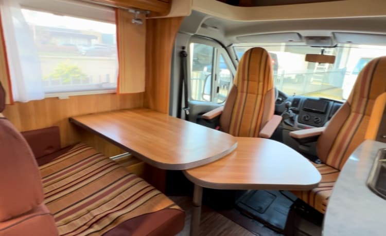 Bürstner camper for 2 people