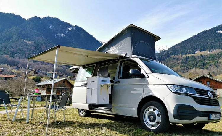 VW California Beach - Il furgone ideale completamente attrezzato per 5 persone