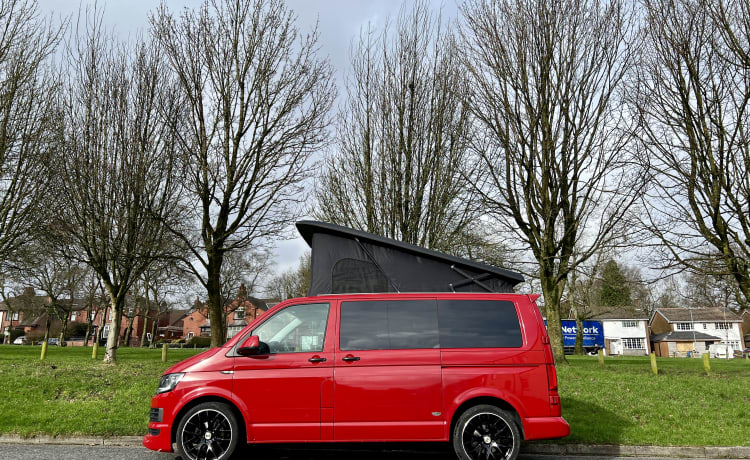 Volkswagen Rooftop mit 4 Schlafplätzen aus dem Jahr 2016