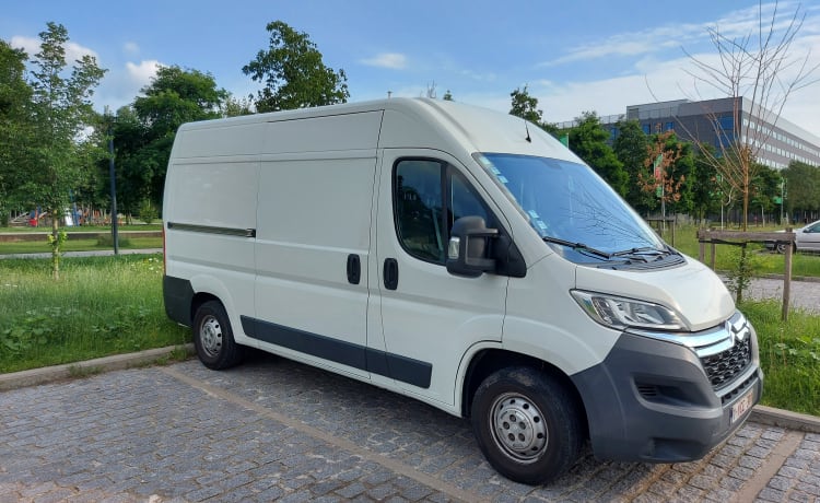 Nanea – gezellige en compacte surf en avontuurbus