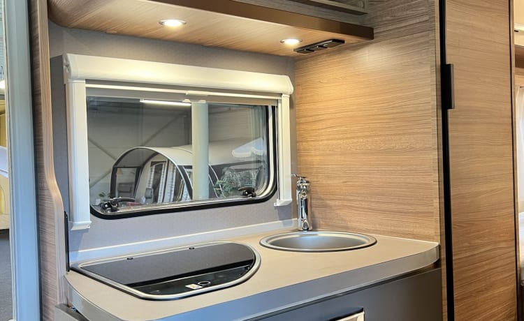 Weinsberg 600MF Pepper Edition – Zeer complete nieuwe 2 persoons half integraalcamper (juni 2022)