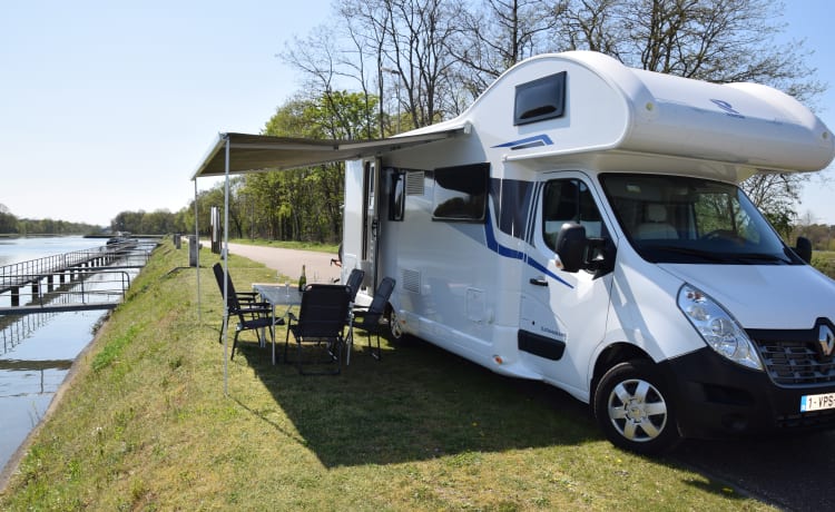 Leuke gezins camper Rimor KATAMARANO te huur...