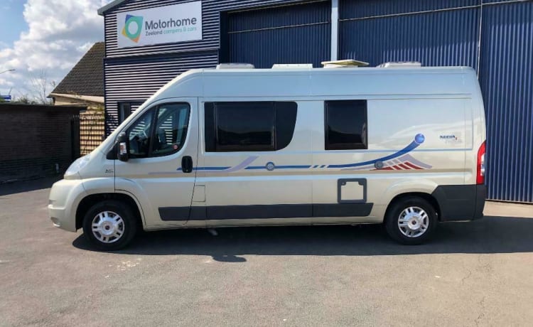 Lets go, life is too short – 2p Adria Mobil 600 Buscamper uit 2008