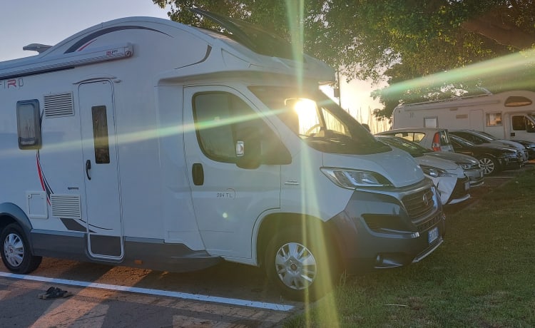 Nika63 – Camper 5 posti super accessoriato