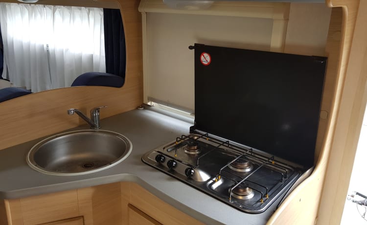 ! CURRENTLY NO RENTAL POSSIBLE! Nice 6 (+1) person camper!