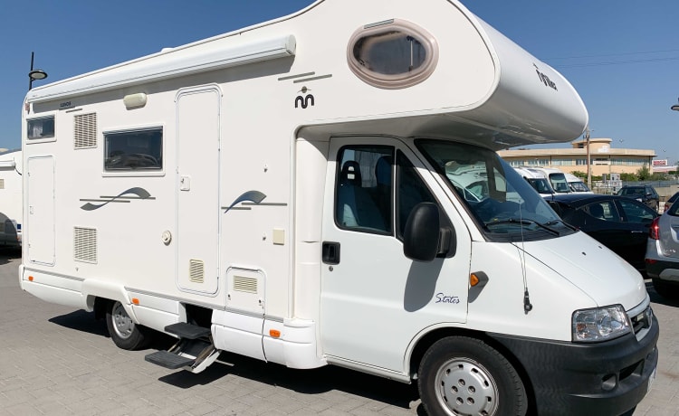 Double climate and full optional 6 seater camper - Miller Illinois