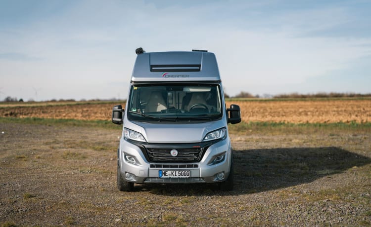 Dreamer Lounge – Comfort and cosiness on four wheels with the Dreamer Living Van