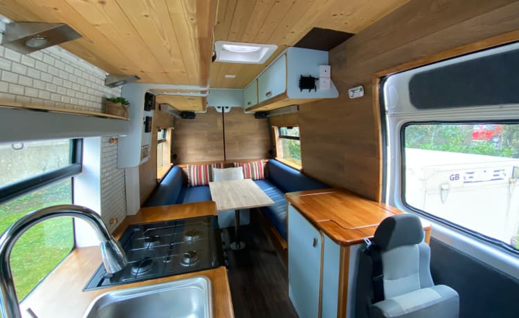 Woodie – Mooie camper met 3 slaapplaatsen 