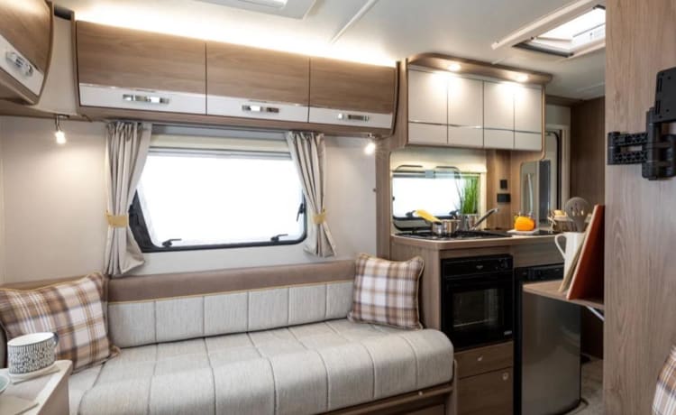Daizy – Camping-car de luxe 2022 flambant neuf, parfait pour 2 personnes