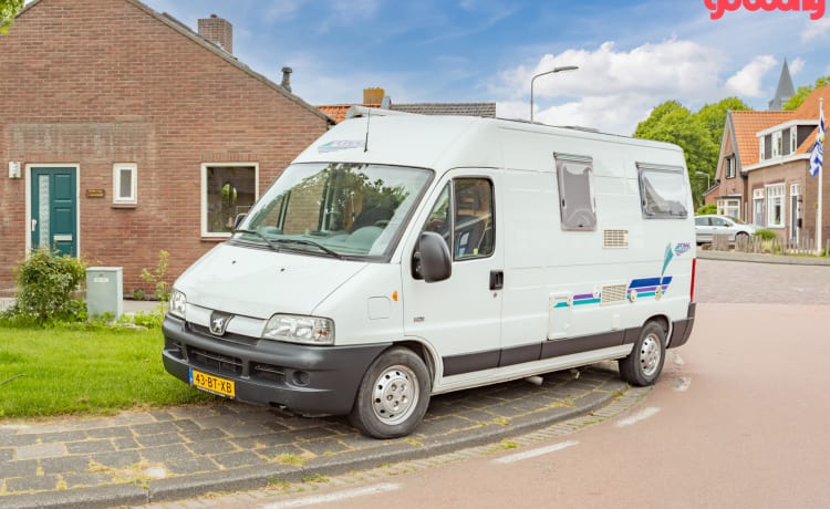 2p Peugeot campervan uit 2003