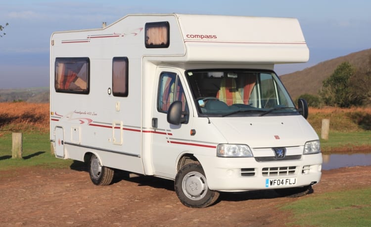 COMPIE – 4 berth Compass Avantgarde 400 Lux