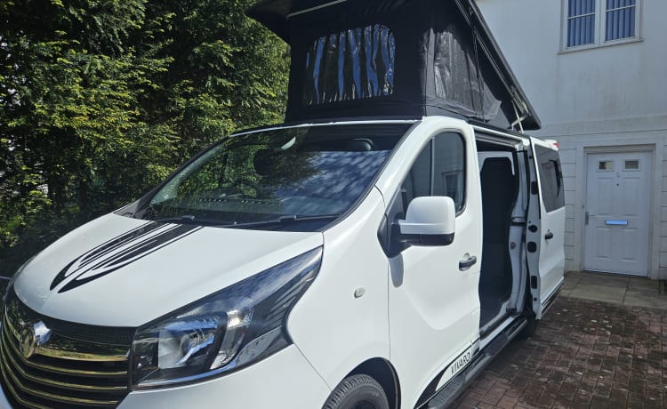 Roxy – 4 berth Vauxhall campervan from 2017