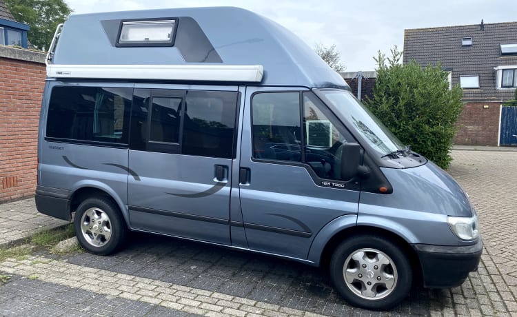 Super praktische vier persoons Ford camperbus