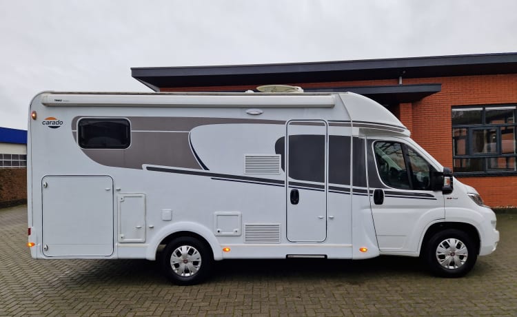 Carado T338 - Ruime en luxe 4 persoons camper