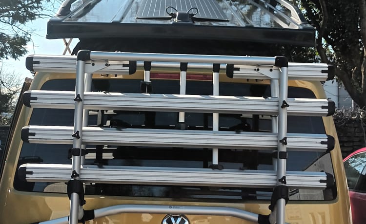 Dixie – Luxuriöser Volkswagen T6 Automatic Campervan mit 4 Schlafplätzen aus dem Jahr 2020