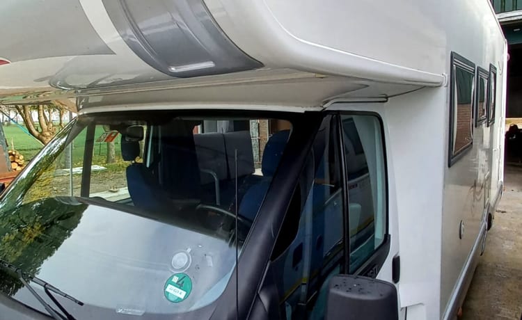 5p Challenger alcove camper from 2009
