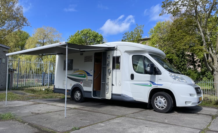 2p Chausson semi-integrated uit 2007