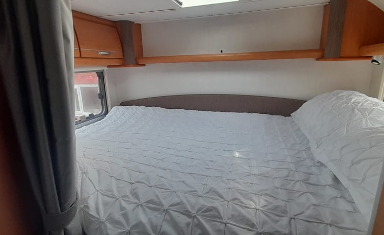 Mercedes Geist Phantom 4 berth AUTOMATIC