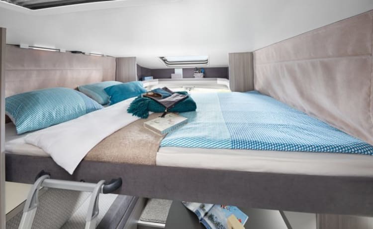 'IBIZA' – Luxurious beautiful Hobby Optima Ontour T65 HFL from 2020, with French bed and pull-down bed