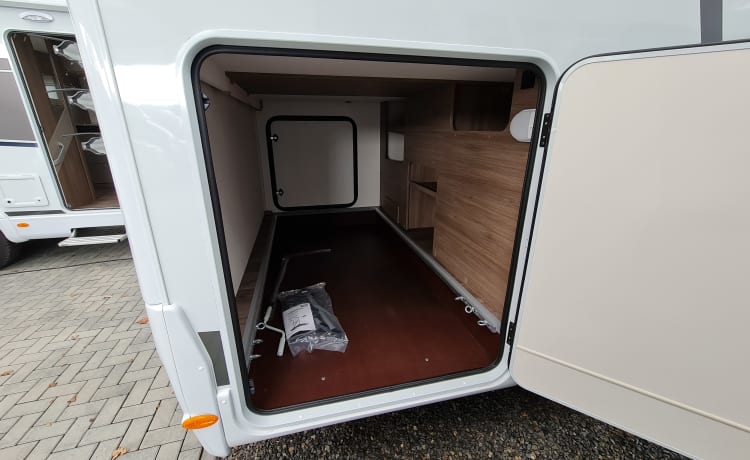 Carado i447 pro 4 persoons camper met automaat spiksplinternieuw 