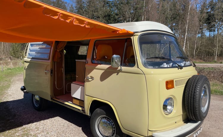 Kadek – Volkswagen T2 Bus von 1973, gerade renoviert